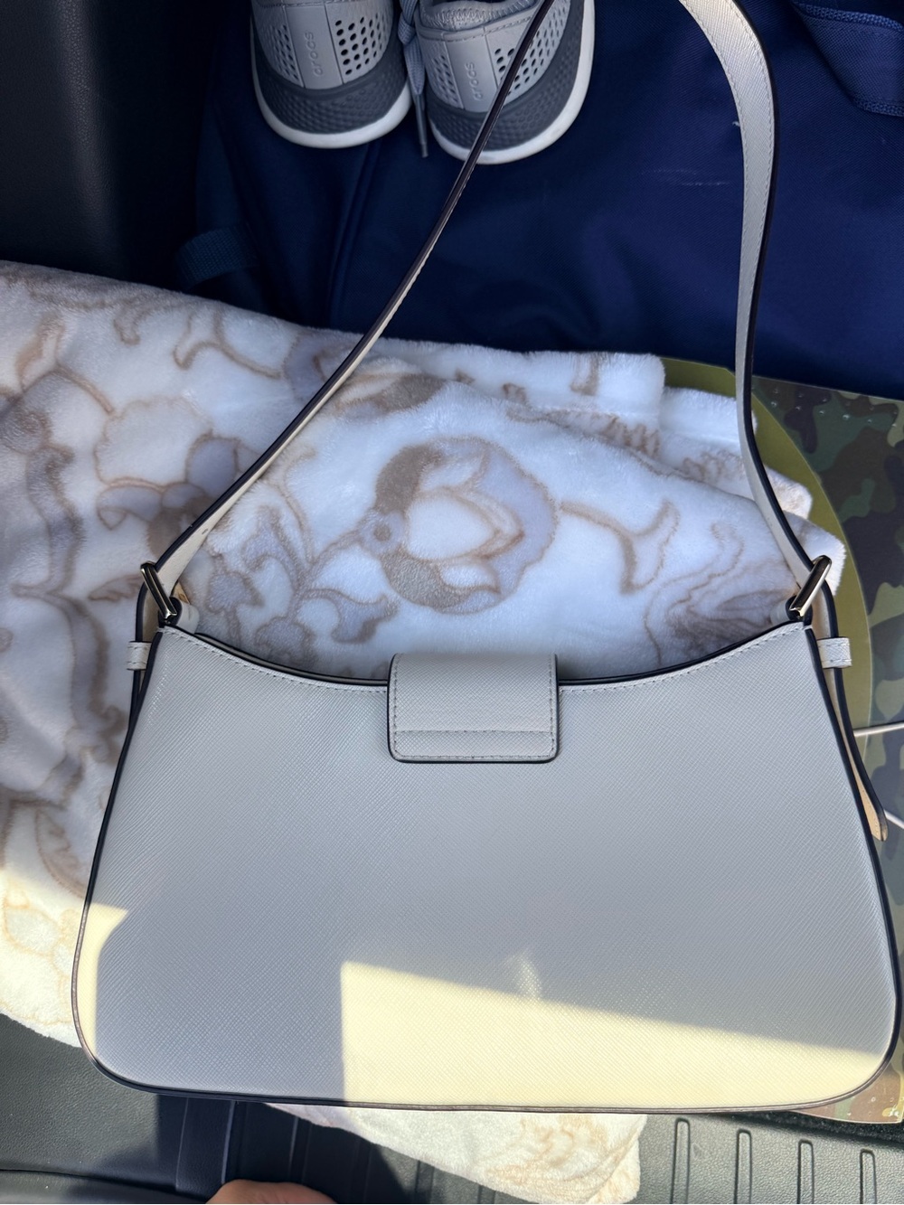 Kate Spade Reegan Small Shoulder Bag - Picture 3 of 10